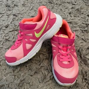 Brand new girls Nike sneakers